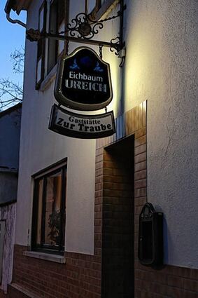 <p>Das Licht geht aus in der Gaststätte "Zur Traube".</p>