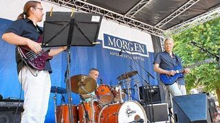 <p>Ede Janson und die Band "Moon Machine" präsentierten beim "MorgenJazz" in Ladenburg einen abwechslungsreichen Klangteppich.</p>