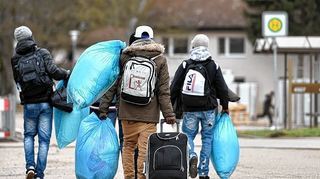 <p>Ende vergangenen Jahres sind erstmals Flüchtlinge ins frühere Patrick-Henry-Village gezogen. Nun kam es dort zu einer Massenschlägerei.</p>
