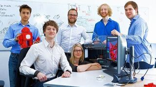 <p>Lego für Erwachsene. Das Studenten-Team mit Stefan Neubert (2.v.r.) aus Neckarsulm.</p>