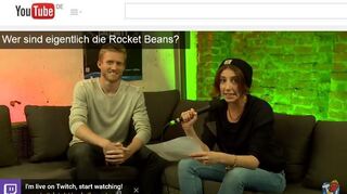 <p>André Schürlle bei Rocket Beans TV mit Moderatorin Sofia Kats.</p>