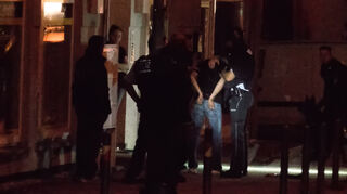 <p>Verhaftung des Verdächtigen nach einem Raubüberfall auf eine Esso-Tankstelle nahe Wiesenbach</p>