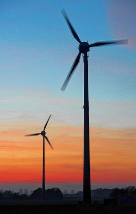 <p>Windräder nahe Stralsund: Im windreichen Norden Deutschlands ist die Gewinnung von Windenergie verbreitet. Hierzulande eher weniger.</p>