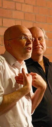 <p>Elmar Thüner und Michael Angierski treten als die ZWEIfler auch 2016 im Nachctafé auf, rechts Les Primitifs um den Akkordeonisten Laurent Leroi.</p>