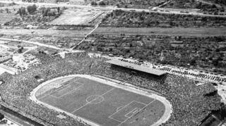 <p>So voll war es im Südwest-Stadion 1952 bei einem Fußballendspiel (großes Bild), 1949 wurde es errichtet (oben rechts) und 2007 modernisiert.</p>