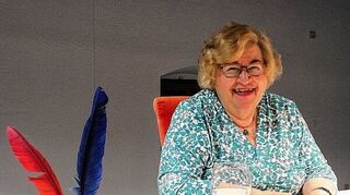 <p>Scharfes Auge, spitze Feder: Diese Eigenschaften kennzeichnen die Ladenburgerin Waltraud Brunst als Glossen-Autorin beim "Mannheimer Morgen". Ihre besten Werke sind jetzt mit Karikaturen von Lutz Backes in Buchform erschienen.</p>