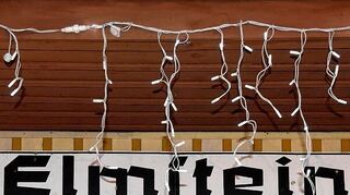 <p>Der Elmsteiner Weihnachtsmarkt ist abgebaut, der Krippenpfad lockt weiterhin.</p>