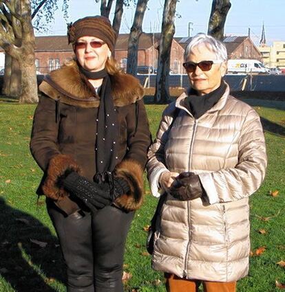 <p>Bezirksrätin Dr. Ingeborg Dörr (l.) und Anwohnerin Gudrun Höfer.</p>