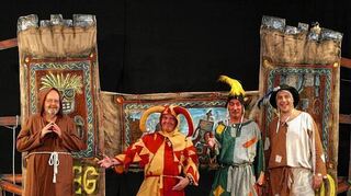 <p>Die Puppen- und Schauspieler des Kikeriki-Theaters versprechen ein "Blechspektakel in mittelalterlicher Gaukler- und Narrenwelt".</p>