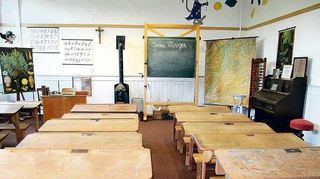<p>Das historische Klassenzimmer ist im Badischen Schulmuseum in Karlsruhe-Palmbach mit Schulmöbeln aus dem 19. und 20. Jahrhundert ausgestattet. Hier finden auch Unterrichtsstunden statt.</p>