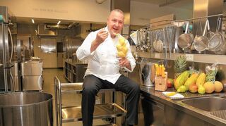 <p>Stets charmant-galant und vielfältig für seine Heimatstadt Mannheim engagiert: Dario Fontanella in seiner Eismanufaktur.</p>