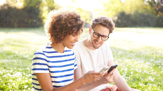 <p>Komplexere Leistungsanforderungen, steigende Mobilität, höchste Flexibilität: In einer digitalen</p><p> Arbeitswelt müssen Mitarbeiter selbst entscheiden können, wann und wie sie sich dem Thema</p><p> Gesundheit widmen. Mit dem innovativen Betrieblichen Gesundheitsmanagement "moove - Tu's für Dich!" lässt sich Gesundheit ganz einfach und jederzeit in den Alltag eines jeden Mitarbeiters integrieren.</p>