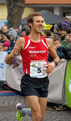 <p>Simon Stützel (links) und Isabell Leibfried gewannen souverän die Herren- und Damen-Konkurrenz bei der Doll-Challenge in Schriesheim.</p>