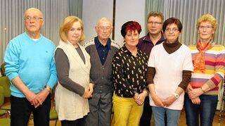 <p>Der Vorstand (von links) : Karlheinz Haus, Bettina Röder, Richard Weidmann, Ilona Holl, Wofram Gau, Gabi Herwick und Rosita Schober.</p>