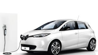 <p>Der Renault Zoe lässt sich nun auch an der Steckdose laden</p>