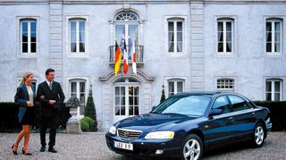 <p>Angesichts der desaströsen globalen Verkaufszahlen zog Mazda aber 2003 endgültig die Reißleine für das Xedos-Projekt.</p>