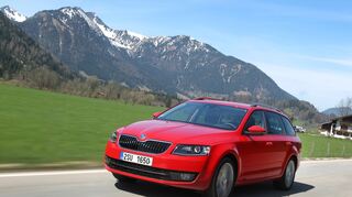 <p>Ausgerüstet mit 6-Gang-Doppelkupplungsgetriebe prescht der Octavia in 8,7 Sekunden aus dem Stand auf Tempo hundert</p>