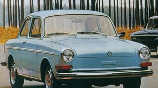 <p>Ein hellblauer VW 1600 (Beispielbild) soll vor 42 Jahren einen Unfall verursacht haben</p>