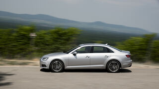 <p>mid Düsseldorf - Der sogenannte "B-Zyklus"-Motor im neuen Audi A4 mit 190 PS und 320 Nm maximalem Drehmoment erreicht Tempo 100 aus dem Stand in 7,3 Sekunden und mehr als 240 km/h in der Spitze.</p>