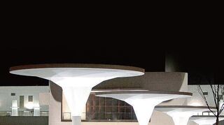 <p>Am Staatstheater Darmstadt (Foto) gibt es - wie auch an den Häusern in Wiesbaden, Kassel und Frankfurt - eine ganze Palette von Vergünstigungen.</p>
