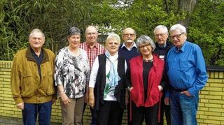 <p>Der neue alte Vorstand (v.l.n.r.): Wolfgang Halpaus, Gerti Hannig, Renald Hannig, Veronika Löwer, Harald Bitzel, Anke Bitzel, Manfred Markwitz und Cornelius Fischer. Es fehlt Angelika Bugert.</p>