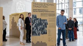 <p>Im Mathematikon ist derzeit eine Ausstellung über jüdische Wissenschaftler zu sehen.</p>