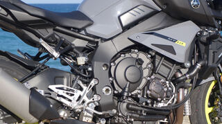 <p>mid Almeria - Angeschmiegt: Der Motor kuschelt sich förmlich in den leichten Deltabox-Aluminiumrahmen.</p>