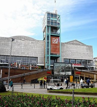 <p>Im Stadthaus ist die Bibliothek derzeit untergebracht.</p>