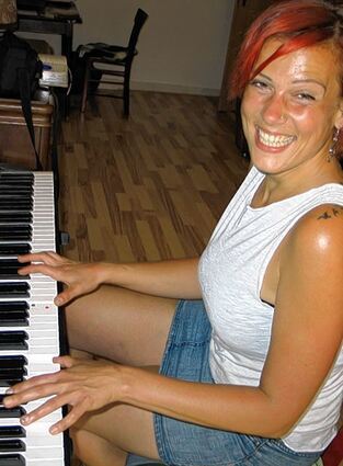 <p>Bietet Klavierkurse für jedes Alter an: Musikpädagogin Anke Lindner.</p>