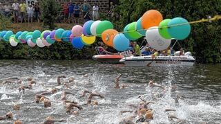 <p>Am Samstag kocht wieder der Neckar, wenn Triathleten auf die Strecken geschickt werden. Mehr als 1600 Athleten nehmen am Festival teil.</p>