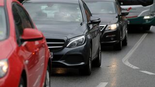 <p>mid Groß-Gerau - Tägliche Light-Show auf der Straße: Die Liste der Länder mit gesetzlichen Regelungen zum Fahren mit Licht am Tag wird länger.</p>