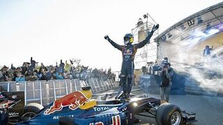 <p>Sebastian Vettel im Jahr 2011 bei einem Empfang auf dem Europaplatz in seiner Heimatstadt Heppenheim.</p>