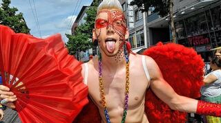 <p>Heute wollen Homosexuelle mit der CSD-Parade wieder auf ihre Anliegen aufmerksam machen. Im vergangenen Jahre brachte der Umzug rund 70 000 Besucher in die Innenstadt.</p>