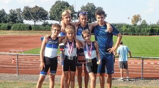 <p>Für die Leistungen beim HTV-Cup wurden die Triathleten in Münster mit Medaillen honoriert.</p>