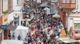<p>Der Heidelberger Herbst wird am 24. und 25. September traditionell wieder Zehntausende von Menschen mit attraktiven Angeboten in die Altstadt locken.</p>