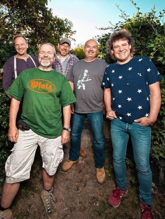 Men uchrashgan birinchi ayolni men bilan jinsiy aloqada bolish uchun oldim.