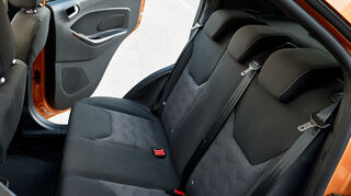 <p>mid Groß-Gerau - Was die Raum-Ökonomie angeht, haben die Autobauer große Fortschritte gemacht. Im Fond des Ford Ka+ beispielsweise besteht kein Grund, die langen Beine anzuziehen oder irgendwie um die Lehnen zu spreizen.</p>