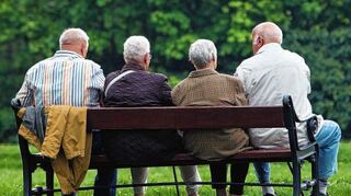 <p>Die Menschen in Deutschland werden immer älter. Im Jahr 2030 wird man in der Bundesrepublik eine ganze Kleinstadt mit Hundertjährigen besiedeln können.</p>