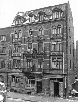 <p>1950 aufgenommen: Die "Drei Hasen" in der Eichelsheimer Straße 4.</p>