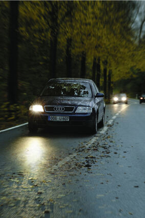 <p>mid Groß-Gerau - Gefährlicher Leichtsinn: Zu viele Autofahrer in Deutschland sind mit mangelhafter Beleuchtung und abgefahrenen Reifen unterwegs.</p>