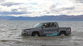 <p>mid El Calafate - Ein Fels in der Brandung: Wasserscheu ist der Amarok nicht gerade.</p>