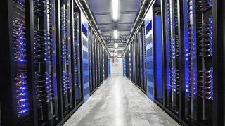 <p>Facebooks erster Datenspeicher auf europäischen Boden. Im schwedischen Lulea, 900 Kilometer nördlich von Stockholm, speichert das Unternehmen einen Teil der Nutzerdaten.</p>