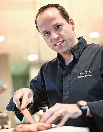 <p>Tristan Brandt kocht im "Opus V" im Modehaus Engelhorn.</p>