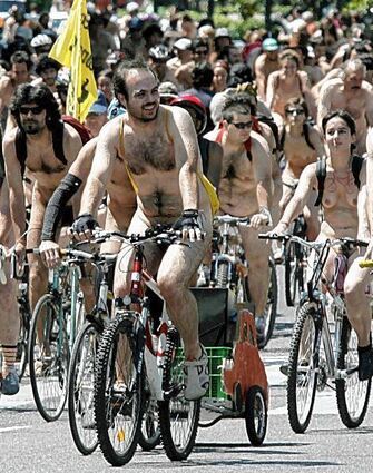 <p>Nacktradler (wie hier in Madrid) wollen in Mannheim mit auf Tour gehen.</p>