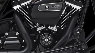 <p>mid Groß-Gerau - Der mächtige Motorblock trägt nur wenige Chrom-Elemente.</p>