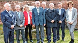 <p>Adolf Nalbach, Klaus Kuzcinski, Christa Wetzel, Herbert Eichenauer, Rudolf Steffan, Marc Schall, Susanne Braun und Hans Becker bilden den Vorstand.</p>