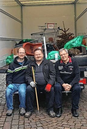 <p>Waren in Käfertal in Sachen Sauberkeit unterwegs (v.l.): Chris Rihm, Christian Hötting und Michael Mayer.</p>