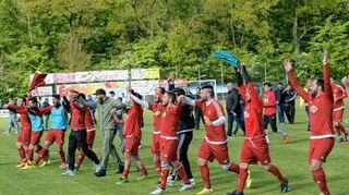 <p>Jubel beim FC Türkspor nach dem Sieg im Topspiel.</p>