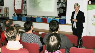 <p>"Leben, Lieben, Lachen": Sigrid Diekow referiert in der Lampertheimer Stadtbücherei über Möglichkeiten, Stress abzubauen.</p>