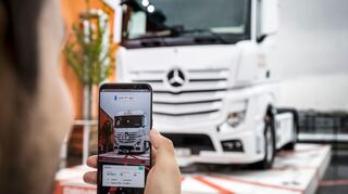 <p>mid München - Mit dem Angebot Fleetbord stellt Daimler Fuhrparkbetreibern jetzt zahlreiche neue digitale Telematiklösungen bereit. Augmented Reality - also erweiterte Realität - hält hier nun Einzug.</p>